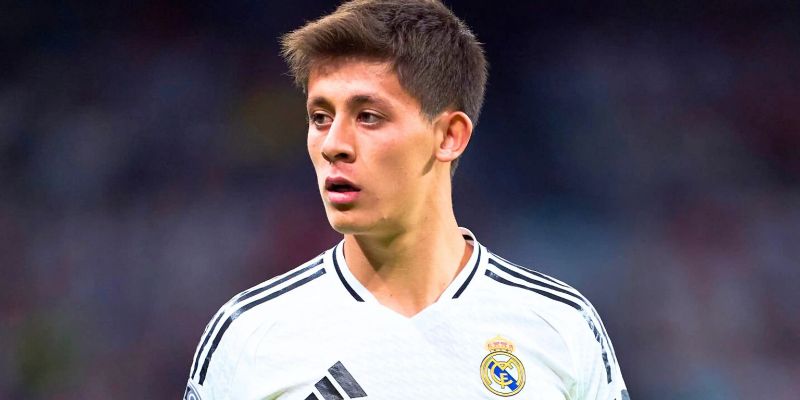 Tiểu sử về tiền vệ trẻ Arda Güler